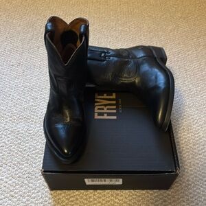 Frye “Billy Short” Black Leather Cowboy Boots Wmns Size 6
